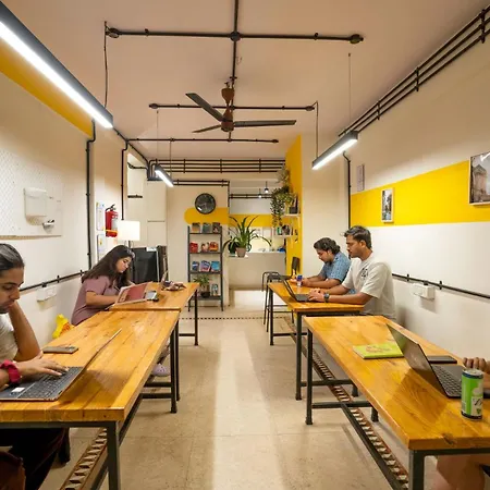 Locomo Hostel Express - Stay Work Eat-3